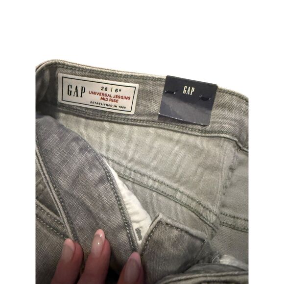 NWT GAP Gray Mid-Rise Skinny Jeans - Picture 3 of 5